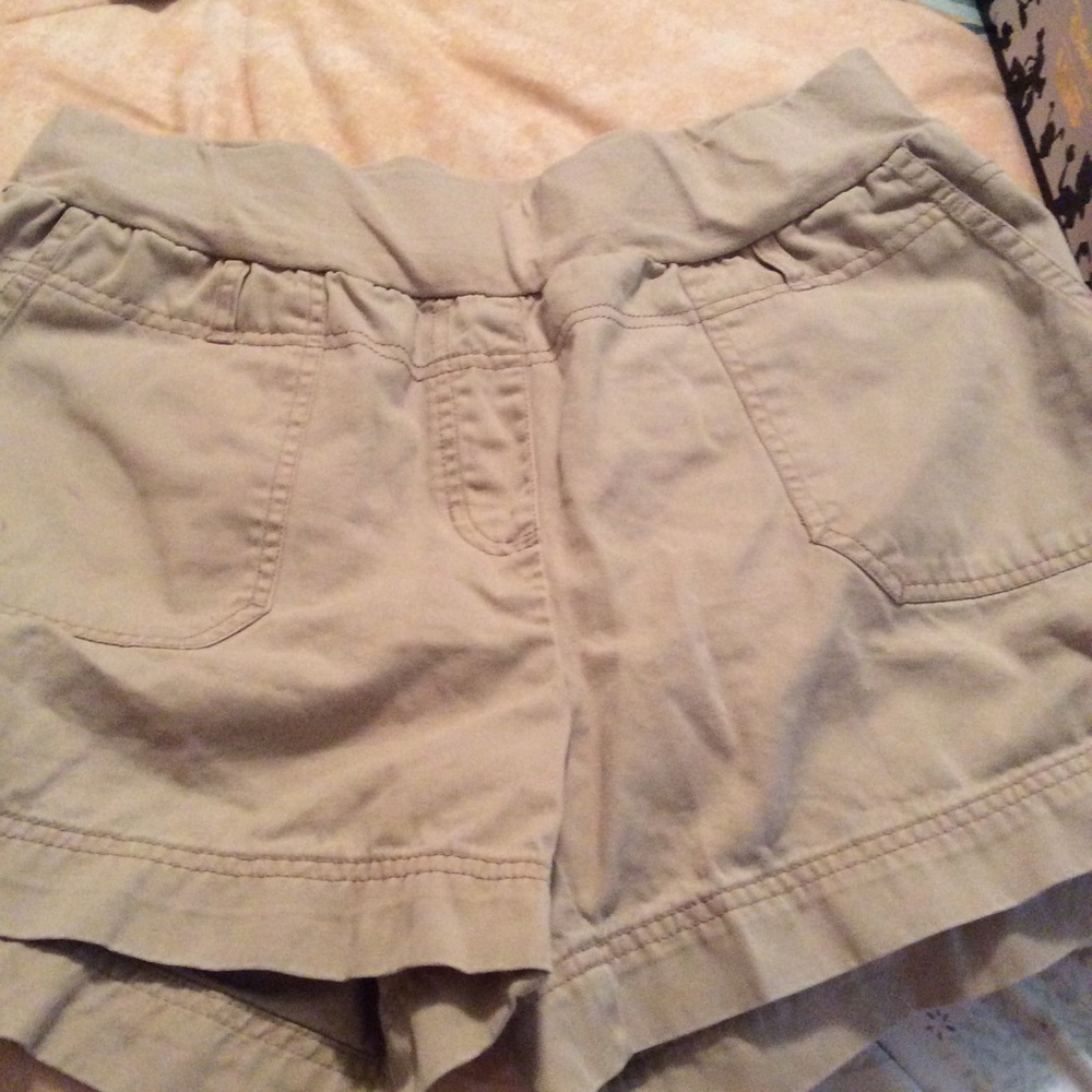 Med Khaki Shorts Motherhood